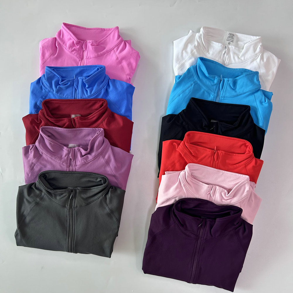 Chaqueta de yoga sin logo con  - Yoga Fitness & Nutrition Llp reseña y precio